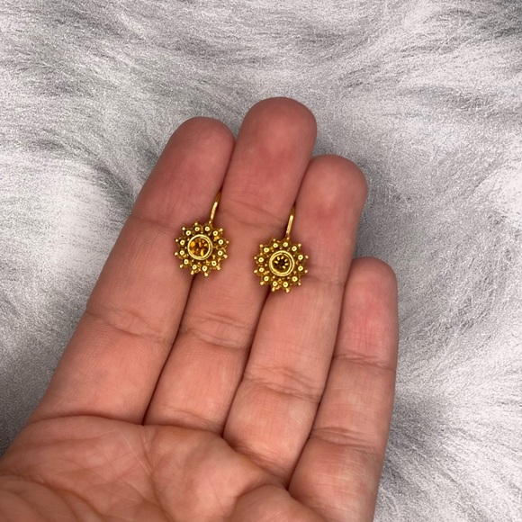Gold Vintage Sunburst Earrings - Picture 2 of 3